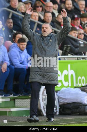 Londra, Regno Unito. 2 febbraio 2025. Brentford contro Tottenham Hotspur - Premier League - Gtech Community Stadium. Ange Postecoglou, manager del Tottenham. Crediti immagine: Mark Pain / Alamy Live News Foto Stock