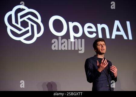 Tokyo, Giappone. 3 febbraio 2025. SAM ALTMAN, CEO di OpenAI, parla durante una conferenza stampa a Tokyo. SoftBank Group Corp Il CEO Masayoshi Son ha annunciato un'alleanza con Open ai Inc. Per il business in Giappone. Inoltre, Sam Altman CEO di OpenAI Inc. Ha annunciato nuove funzionalità ai in ChatGPT. (Credit Image: © Rodrigo Reyes Marin/ZUMA Press Wire) SOLO PER USO EDITORIALE! Non per USO commerciale! Crediti: ZUMA Press, Inc./Alamy Live News Foto Stock