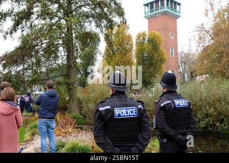 due agenti di polizia di pattuglia Foto Stock