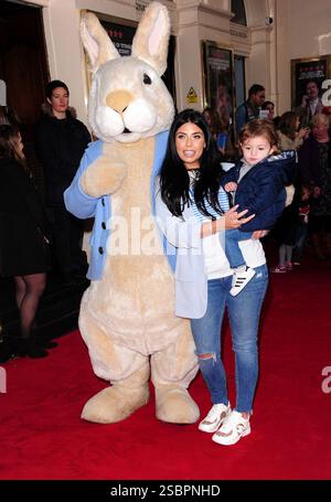 Cara de la Hoyde partecipa alla performance di gala di Peter Rabbit al Theatre Royal Haymarket di Londra 9 aprile 2019 Foto Stock