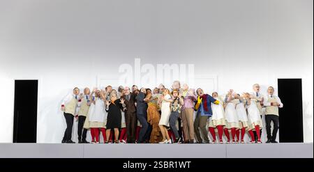 Londra, Regno Unito. 3 febbraio 2025. Mozart "THE MARRIAGE OF FIGARO" English National Opera (ENO), London Coliseum, Regno Unito. Il primo revival della produzione aggiornata del 2020 di Joe Hill-Gibbins, che durò per una sola performance prima di Covid Lock Down, apre il 5 febbraio 2025. Credito: Donald Cooper/Alamy Live News Foto Stock