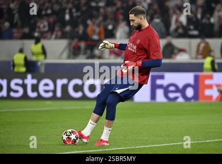 Portiere Gianuigi Donnarumma FC Paris Saint-Germain PSG (01) azione sul pallone, riscaldamento, allenamento, Champions League, MHPArena, MHP Arena Stuttgart, Foto Stock