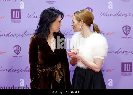 Annalena Baerbock und Karoline Herfurth bei der Film Premiere von ‚„Wunderschoener“ AM 4.02.2025 a Berlino Foto Stock