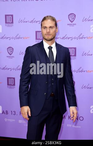 Rurik Gislason bei der Film Premiere von ‚„Wunderschoener“ AM 4.02.2025 a Berlino Foto Stock