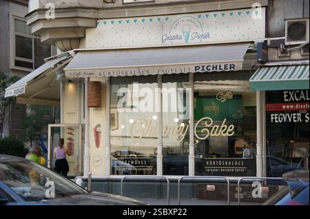 Gelaterìa Pichler a Budapest, casa di una delle migliori torte di camino di Budapest Foto Stock