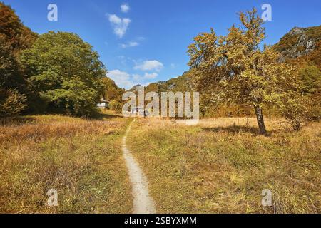 Casa nella valle del fiume Devin, Rodopi occidentali Struilitsa, Devin, Bulgaria, Europa Foto Stock