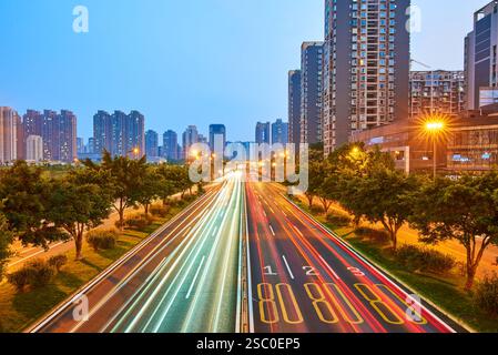 Nuovo distretto di Tianfu, Chengdu, Sichuan, Cina di notte Foto Stock