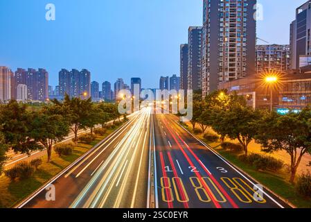 Nuovo distretto di Tianfu, Chengdu, Sichuan, Cina di notte Foto Stock