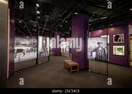 WASHINGTON DC - la Lawrence o'Brien Gallery del National Archives presenta una mostra sulla fotografia di Russell Lee nel settore minerario del carbone degli anni '1940 Lee, noto per il suo approccio documentario sistematico e i ritratti intimi della vita americana, ha creato registrazioni fotografiche dettagliate delle comunità minerarie con l'aiuto di sua moglie Jean, che ha registrato didascalie complete. Foto Stock