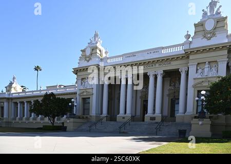RIVERSIDE, CALIFORNIA - 2 febbraio 2025: Il tribunale della contea di Riverside costruito nel 1903. Foto Stock