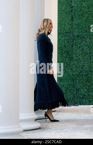 Il presidente eletto degli Stati Uniti Donald Trump e il vicepresidente eletto JD Vance assistono a una cerimonia presso la St. John's Church Lafayette Square il giorno dell'inaugurazione a Washington, D.C., 20 gennaio 2025. (Foto DHS di Tia Dufour) Foto Stock