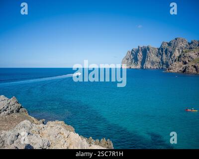 Baia di Cala Molins; Cala Sant Vicenj, Maiorca, Isole Baleari, Mar Mediterraneo, Spagna Foto Stock