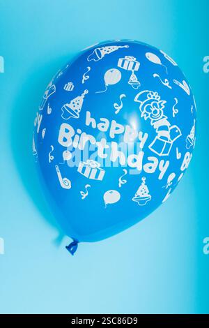 Il colorato palloncino celebra deliziosamente le occasioni speciali Foto Stock
