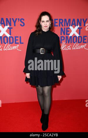 Jacqueline Thießen bei der Kino-Preview zur 20. Staffel Germany S Next Topmodel - di Heidi Klum im Zoo Palast. Berlino, 05.02.2025 *** Jacqueline Thießen in anteprima cinematografica per la 20a stagione di Germany S Next Topmodel di Heidi Klum allo Zoo Palast Berlin, 05 02 2025 foto:Xn.xKubelkax/xFuturexImagex gntm 5240 Foto Stock