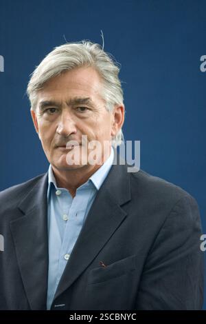 Il pluripremiato storico e scrittore britannico Antony Beevor, nella foto al Festival internazionale del libro di Edimburgo, dove ha parlato del suo ultimo libro sulla seconda guerra mondiale intitolato "D-Day - The Battle for Normandy". L'evento di tre settimane è il più grande festival letterario del mondo e si tiene durante l'annuale Festival di Edimburgo. L'evento del 2009 ha visto la partecipazione di oltre 500 autori provenienti da tutto il mondo. Foto Stock