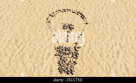 Concept pietre concettuali sulla spiaggia sabbia forma simbolo fatta a mano, sfondo sabbioso dorato, segno lampadina. 3d metafora di illustrazione per l'ispirazione Foto Stock