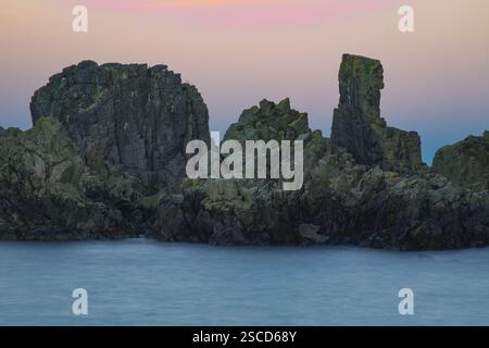 Needles eye tarlair macduff Aberdeenshire Scozia . Foto Stock