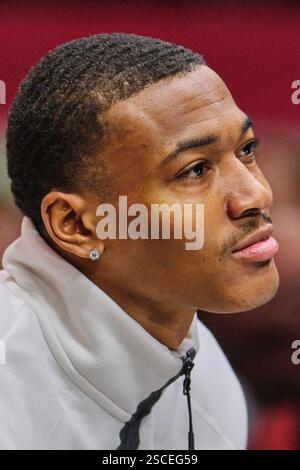 New Orleans, Louisiana, Stati Uniti. 3 febbraio 2025. 3 febbraio 2025, New Orleans LA; il wide receiver dei Philadelphia Eagles DeVonta Smith #6 risponde alle domande durante le cerimonie di apertura del NFLÃs Super Bowl LIX al Caesars Superdome. (Immagine di credito: © Dan Anderson/ZUMA Press Wire) SOLO PER USO EDITORIALE! Non per USO commerciale! Foto Stock