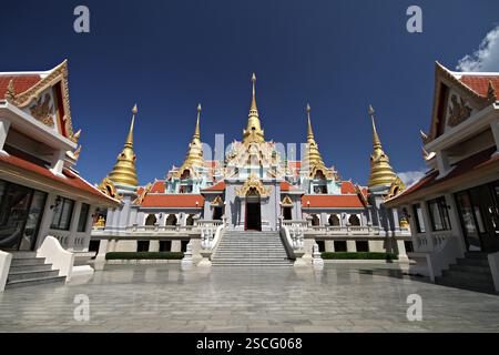 Wat Tang Sai - Tempio buddista a Bang Saphan, splendido tempio sulla cima del monte Thongchai, Prachuap Khiri khan, Thailandia Foto Stock