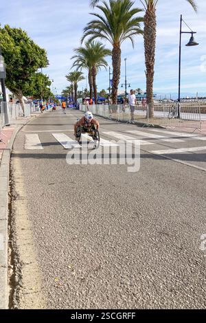 TORREMOLINOS, SPAGNA - 20 OTTOBRE 2024: Finale dei Campionati mondiali di triathlon, paralanici a Torremolinos, Spagna, il 20 ottobre 2024 Foto Stock