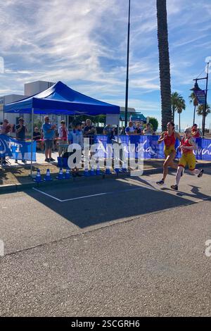 TORREMOLINOS, SPAGNA - 20 OTTOBRE 2024: Finale dei Campionati mondiali di triathlon, paralanici a Torremolinos, Spagna, il 20 ottobre 2024 Foto Stock