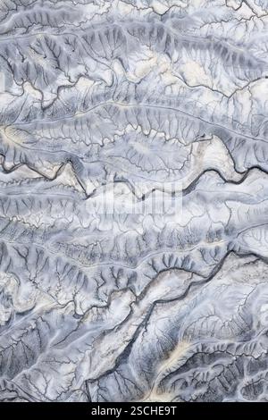 Accattivante ripresa aerea dell'intricato paesaggio di paesaggio lunare che si affaccia sullo Utah, mostrando le sue caratteristiche geologiche uniche. Foto Stock