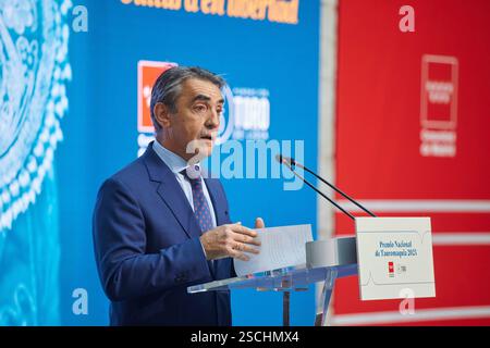 Madrid, 01/30/2025. Vera Casa de Correos. Presentazione del nuovo premio nazionale per la lotta alla bullismo, dopo essere stato sospeso dall'attuale ministro della Cultura, promosso dal Senato, dalla Fondazione Toro de Lidia e da nove comunità autonome. Isabel Díaz Ayuso, Pedro Rollán, il torero El Juli, il residente e allevatore della Fondazione Victoriano Martín e molti altri vi partecipano. Foto: Guillermo Navarro ARCHDC. Crediti: Album / Archivo ABC / Guillermo Navarro Foto Stock