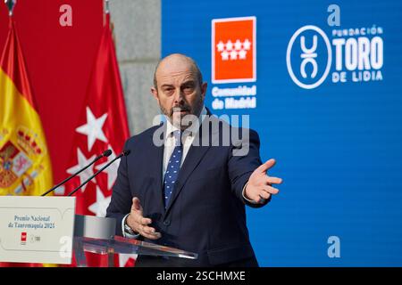 Madrid, 01/30/2025. Vera Casa de Correos. Presentazione del nuovo premio nazionale per la lotta alla bullismo, dopo essere stato sospeso dall'attuale ministro della Cultura, promosso dal Senato, dalla Fondazione Toro de Lidia e da nove comunità autonome. Isabel Díaz Ayuso, Pedro Rollán, il torero El Juli, il residente e allevatore della Fondazione Victoriano Martín e molti altri vi partecipano. Foto: Guillermo Navarro ARCHDC. Crediti: Album / Archivo ABC / Guillermo Navarro Foto Stock
