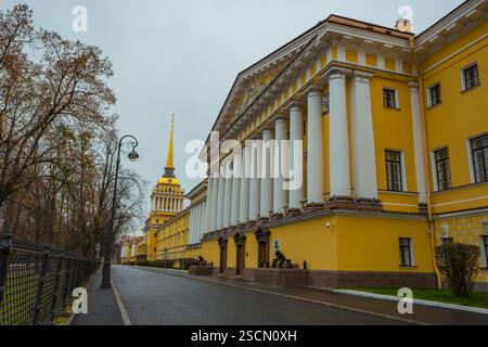 Russia, San Pietroburgo, 12 novembre 2017. Ammiragliato. Il complesso architettonico situato nel centro di San Pietroburgo Foto Stock