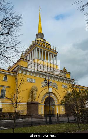 Russia, San Pietroburgo, 12 novembre 2017. Ammiragliato. Il complesso architettonico situato nel centro di San Pietroburgo Foto Stock