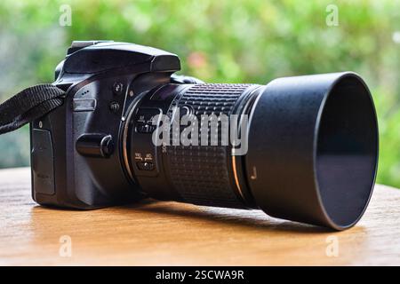 Fotocamera e obiettivo per fotografi professionisti Foto Stock