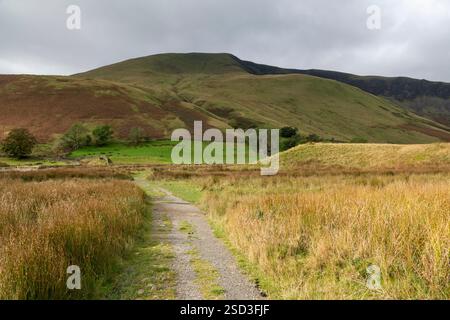 Percorso per la cascata Cautley Spout vicino Sedbergh, ai margini delle Howgill Fells, Cumbria, Inghilterra. Foto Stock