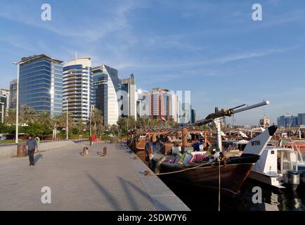 Dubai dhows nel torrente Foto Stock
