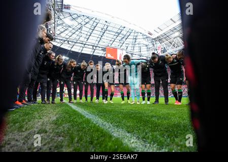 Amsterdam, Paesi Bassi. 8 febbraio 2025. Amsterdam - giocatori del Feyenoord durante il quindicesimo round dell'Azerion Vrouwen Eredivisie nella stagione 2024/2025. La partita è ambientata tra Ajax V1 e Feyenoord V1 alla Johan Cruijff Arena l'8 febbraio 2025 ad Amsterdam, nei Paesi Bassi. Credito: Foto Box to Box/Alamy Live News Foto Stock