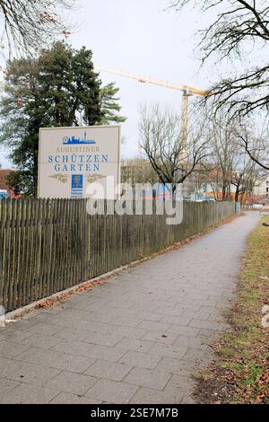 Birreria all'aperto Augustiner Schützengarten nel quartiere di Sendling, Monaco, Germania; ex Münchner Haupt; birreria e ristorante bavarese. Foto Stock
