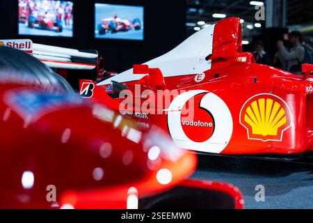 Parigi, Francia. 8 febbraio 2025. Ferrari F2002 durante il Retromobile motorshow 2025 all'Expo Paris porte de Versailles, dal 5 al 9 febbraio 2025 a Parigi, Francia - Photo Julien Delfosse/DPPI Credit: DPPI Media/Alamy Live News Foto Stock