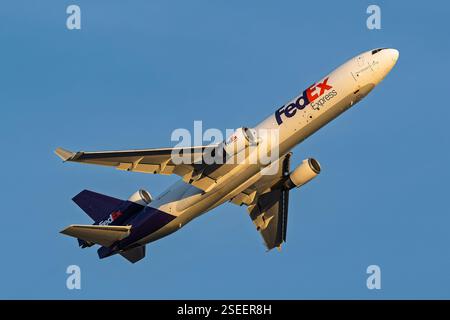 Aeroporto internazionale Sky Harbor 2-8-2025 Phoenix, AZ USA FedEx Express McDonnell Douglas MD-11F N595FE partenza di mattina da 7L a Phoenix Sky Harb Foto Stock