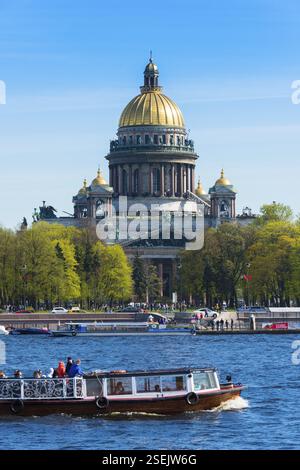 Cattedrale di San Isaak e tour in barca a San Pietroburgo, Russia, San Pietroburgo, Russia, Europa Foto Stock