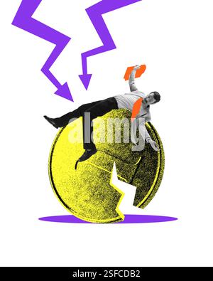 Opere d'arte moderne. L'uomo d'affari in cade indietro rispetto alla moneta incrinata mentre colpiscono frecce viola, simboleggiando l'instabilità finanziaria e la rottura economica. Foto Stock