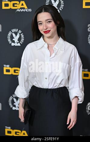 Beverly Hills, Stati Uniti. 8 febbraio 2025. Mikey Madison partecipa al 77° Directors Guild of America Awards al Beverly Hilton Hotel di Beverly Hills, California, sabato 8 febbraio 2024. Foto di Chris Chew/UPI credito: UPI/Alamy Live News Foto Stock