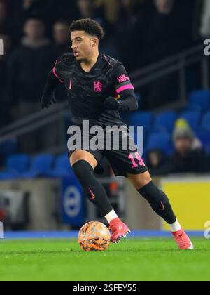Brighton e Hove, Regno Unito. 8 febbraio 2025. Brighton e Hove Brighton, Inghilterra, 2025 8 febbraio. Jadon Sancho del Chelsea durante la partita di calcio del quarto turno della Coppa degli Emirati Arabi tra Brighton & Hove Albion e Chelsea all'American Express Stadium, Inghilterra. (David Horton/SPP) (David Horton/SPP) credito: SPP Sport Press Photo. /Alamy Live News Foto Stock