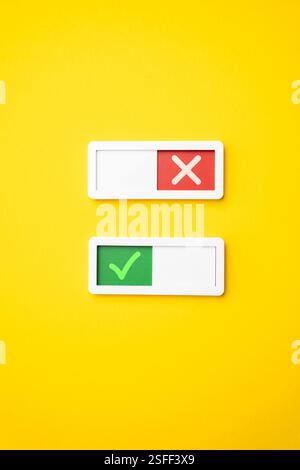 Due pulsanti per l'attivazione e la disattivazione. Concetto di parametri e impostazioni. Alternative e piani di backup. passaggio da una modalità all'altra, preferenze di sistema, ac Foto Stock