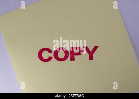 COPIA timbro di gomma su nota adesiva gialla Foto Stock