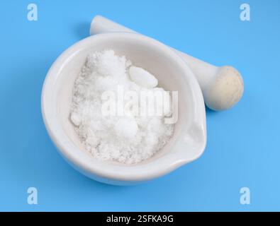 Il nitrato di sodio è il composto chimico con la formula NaNO3 Foto Stock