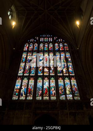 Finestra Ovest, finestra di vetro colorato, ingresso nr, Cattedrale di Gloucester, Gloucester, Gloucestershire, Inghilterra, Regno Unito, Gran Bretagna. Foto Stock