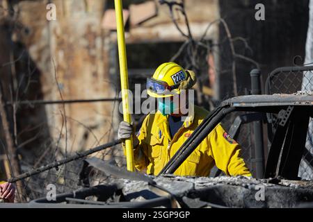 EATON, LOS ANGELES COUNTY, CALIFORNIA, Stati Uniti - 15 gennaio 2025 - i vigili del fuoco affrontano le fiamme nella zona di Eaton della contea di Los Angeles, California, Stati Uniti. TH Foto Stock