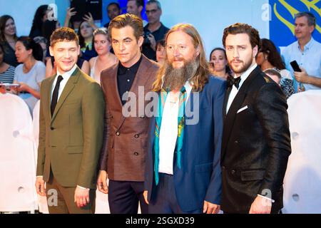 Billy Howle (l-r), Chris Pine, David Mackenzie e Aaron Taylor - partecipa alla prima di "The Predator" durante il 43° Toronto International Film Festival, tiff, al Ryerson Theatre di Toronto, Canada, il 6 settembre 2018 Foto Stock