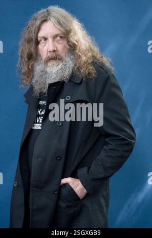 L'acclamato scrittore di fumetti inglese Alan Moore, raffigurato all'Edinburgh International Book Festival, dove ha parlato del suo ultimo lavoro. L'evento di tre settimane è il più grande festival letterario del mondo e si tiene durante l'annuale Festival di Edimburgo. L'evento del 2010 ha visto la partecipazione di oltre 500 autori provenienti da tutto il mondo. Foto Stock