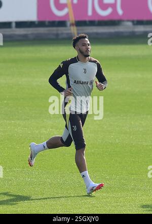 Torino, Italia. 10 febbraio 2025. Lloyd Kelly della Juventus FC durante l'allenamento della Champions League 2024/2025 alla JTC Continassa il 10 febbraio 2025 a Torino - ph Giuliano Marchisciano credito: Agenzia fotografica indipendente/Alamy Live News Foto Stock