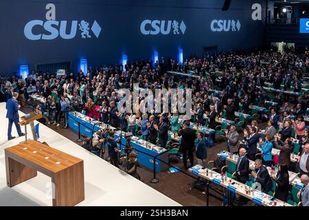 CSU - Kleiner Parteitag / Parteiausschuss, Nürnberg, 08.02.2025 Applaus der Delegierten und Gäste zur Rede von Friedrich Merz. *** CSU Comitato del partito della Conferenza del piccolo partito, Norimberga, 08 02 2025 Applausi dai delegati e dagli ospiti per il discorso di Friedrich Merzs 20250208-6V2A8629-M4000 Foto Stock